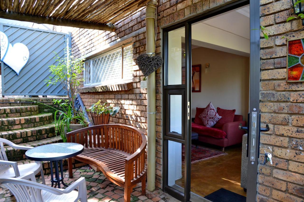 Annie'S Boutique Guesthouse And Garden Spa Hartbeespoort Eksteriør bilde